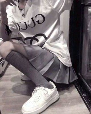 包养女alpha的富婆beta（百合abo）作者：白茶