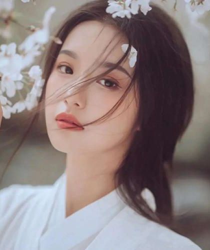 【付费短篇】女友抛下我和初恋结婚，只为了多分一套房产作者：七个鸡腿堡